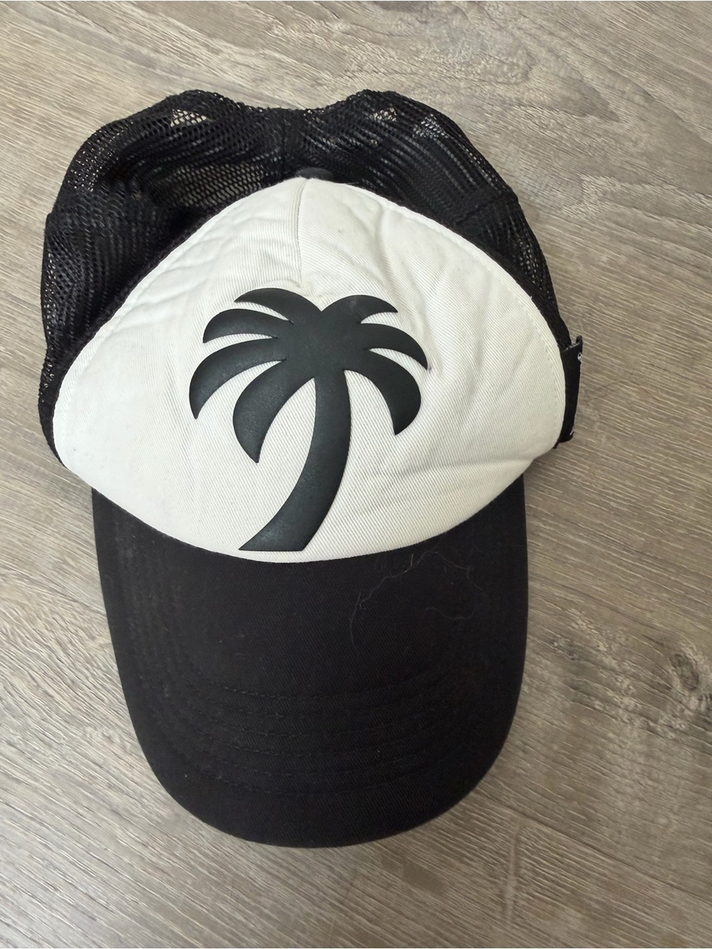Kids/Womans Black & White Palm Angels Trucker Hat